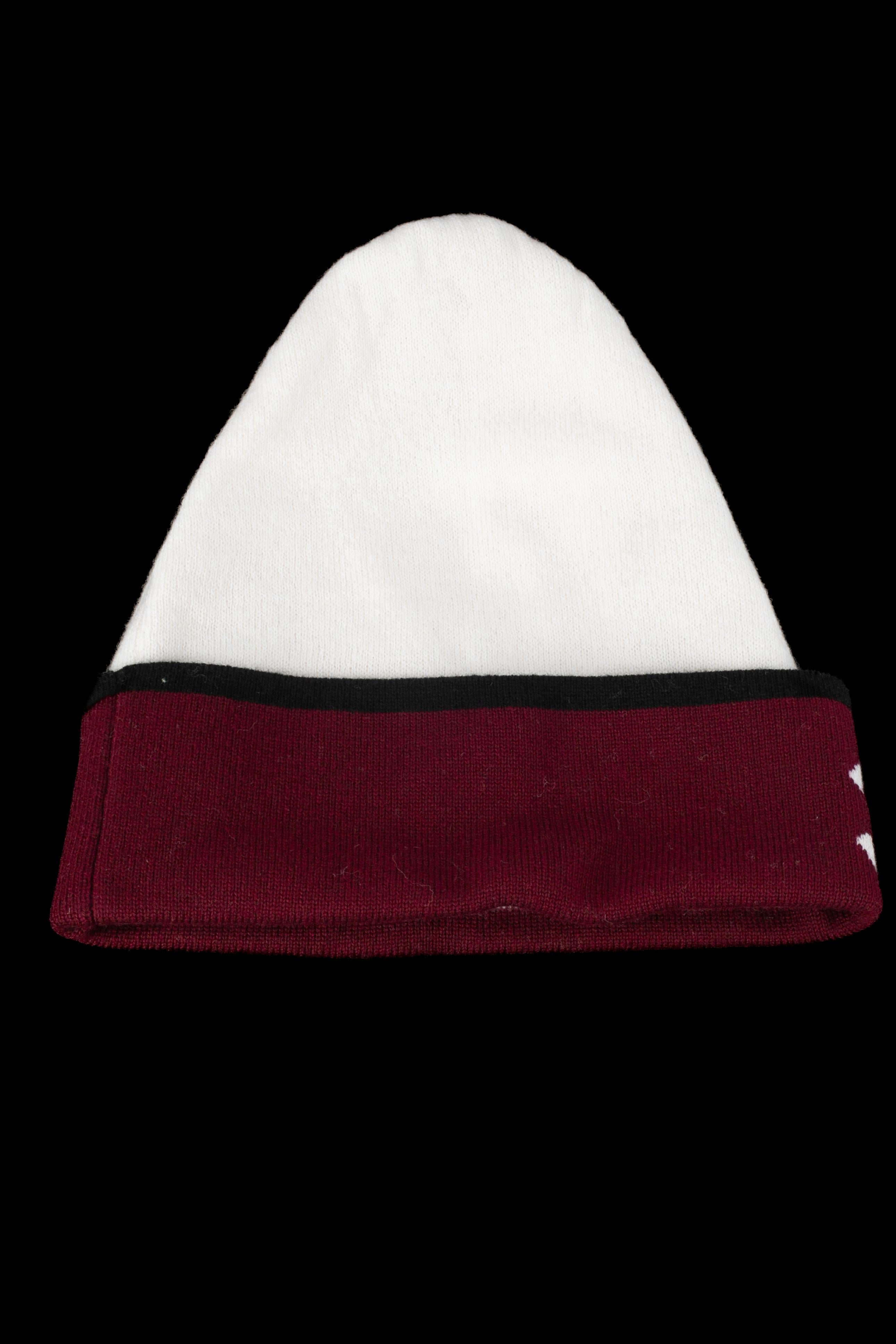 Donna Chanel beanie and scarf set in vendita