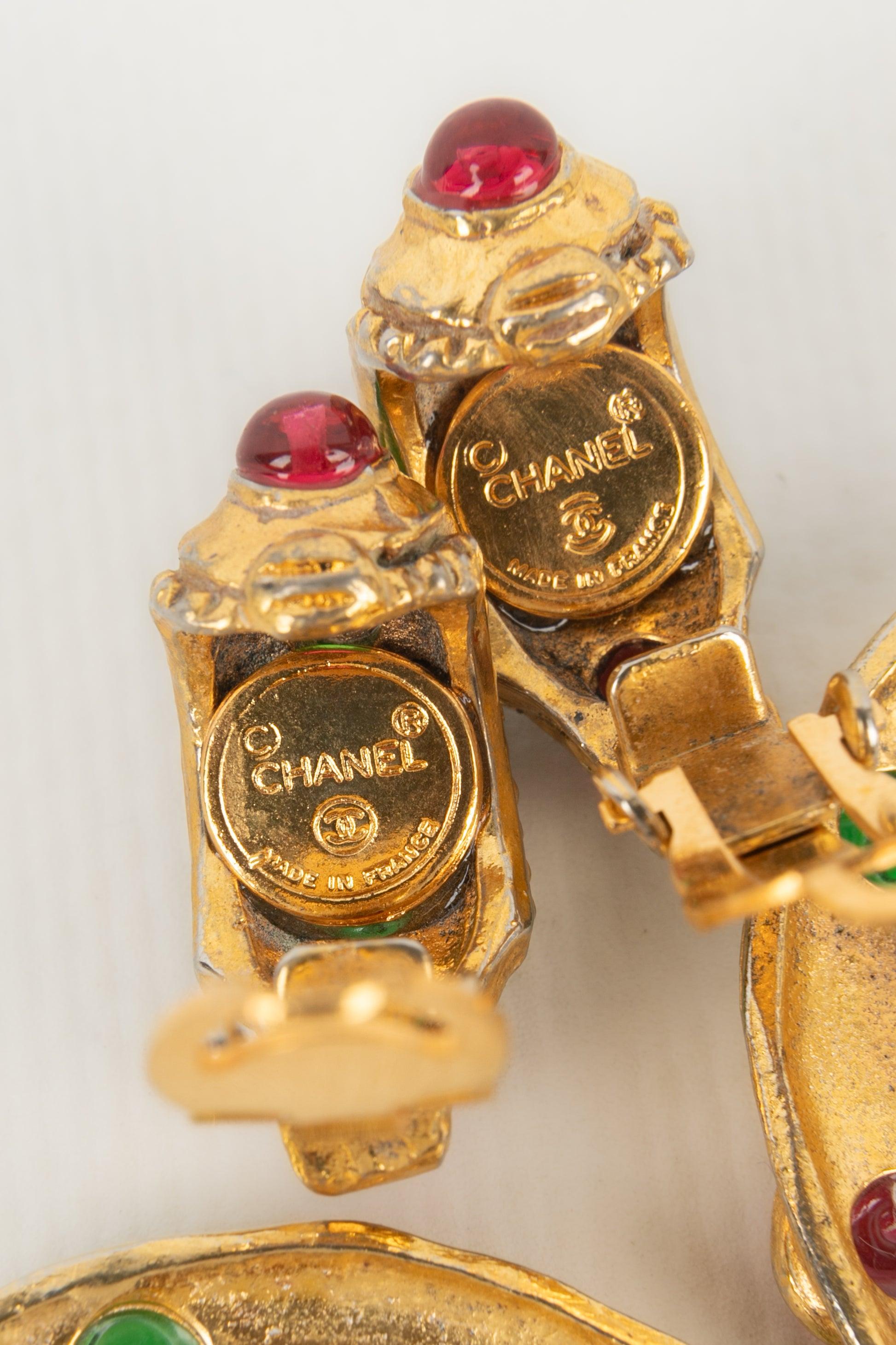 Chanel Beaten Golden Metal Large Hoop Earrings For Sale 1