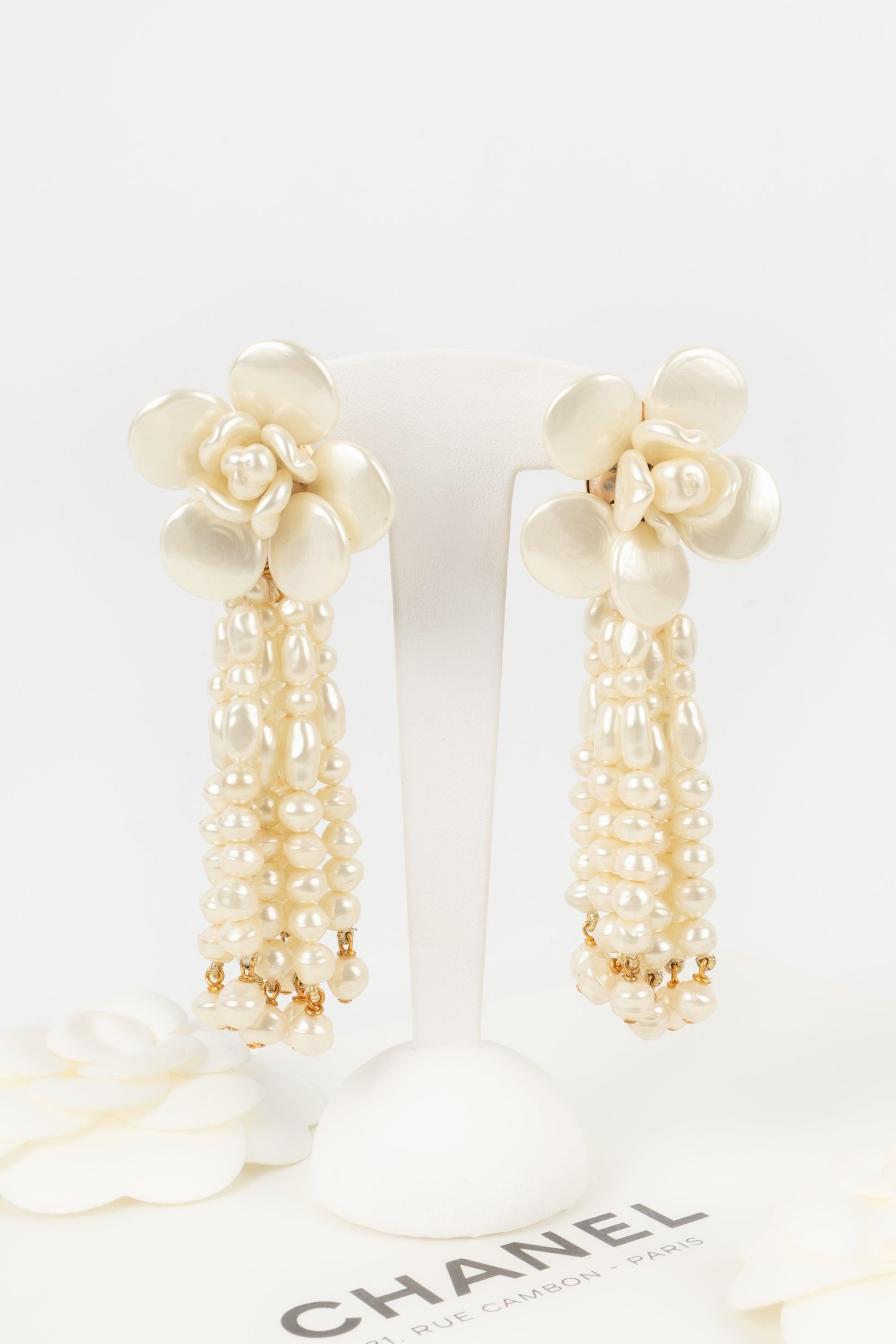 Chanel Beaten Golden Metal Large Hoop Earrings For Sale 2