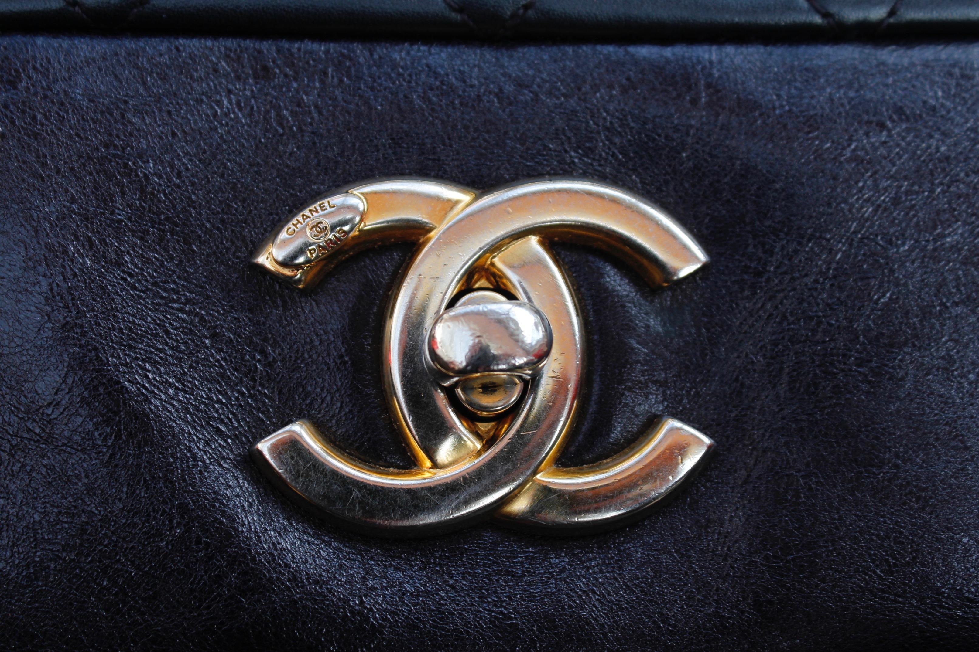 Chanel beautiful smooth and quilted leather bag, 2012/2013 For Sale 5