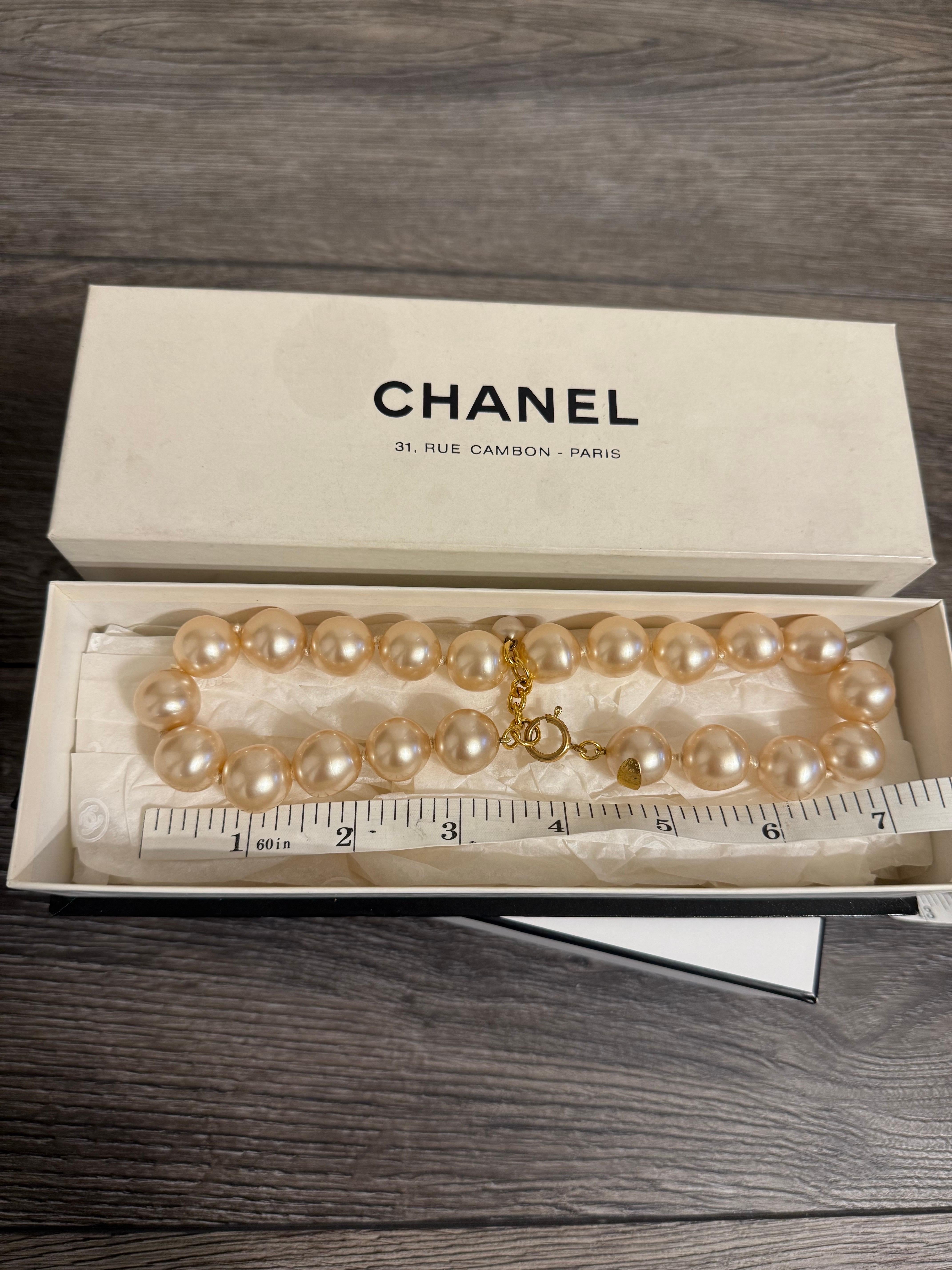 Chanel Schöne Vintage Faux Perlenkette Halskette im Angebot 4