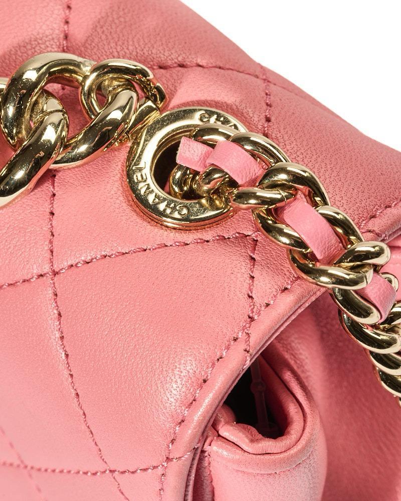 Chanel Beauty Begins Mini Chain Trapuntata Rosa in vendita 8