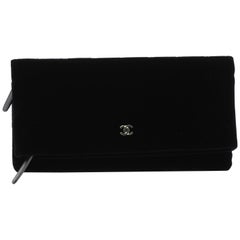 Chanel Beauty CC Clutch Quilted Velvet