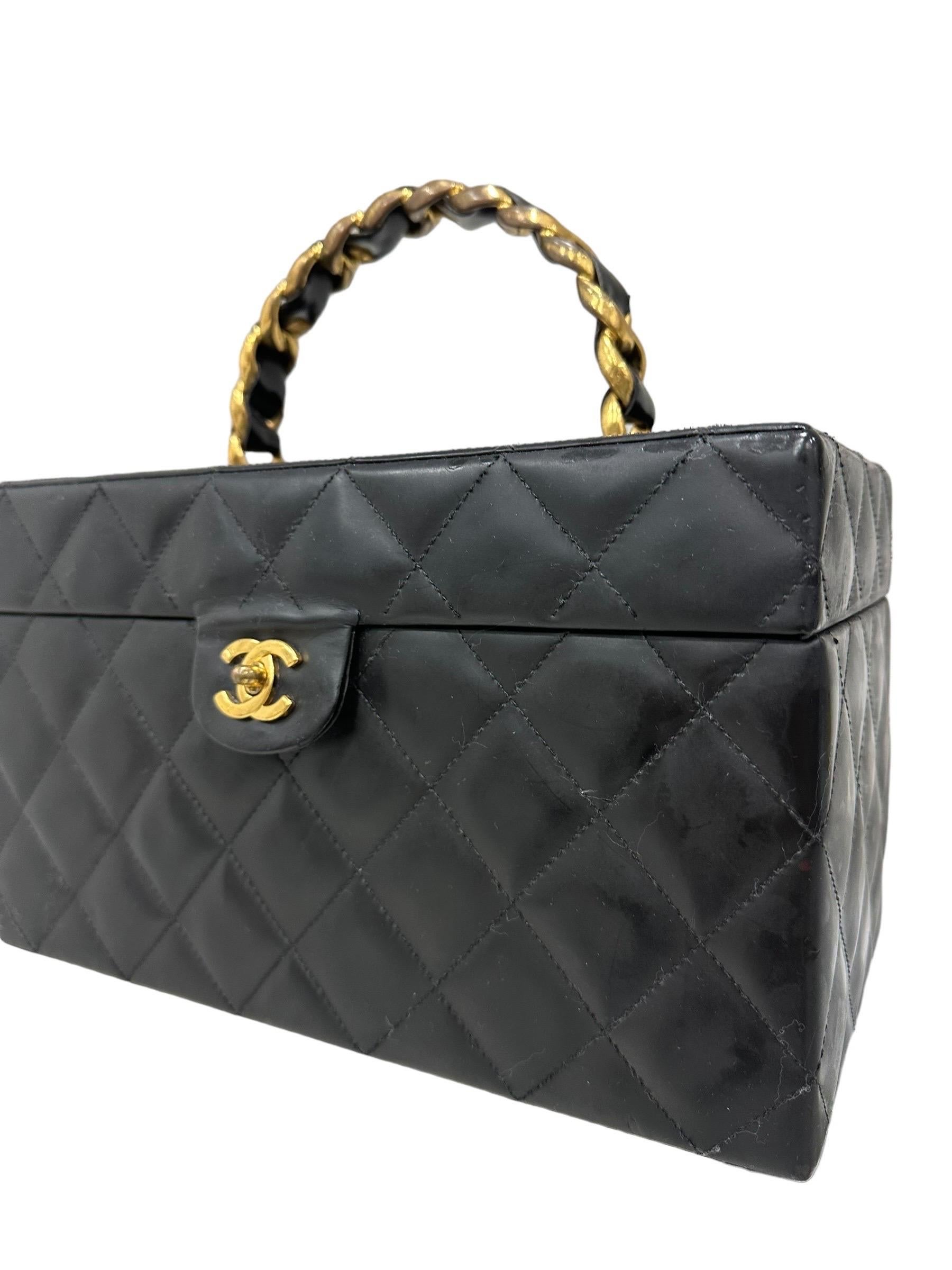 Chanel Beauty Vintage Timaless Pelle Nera In Good Condition For Sale In Torre Del Greco, IT