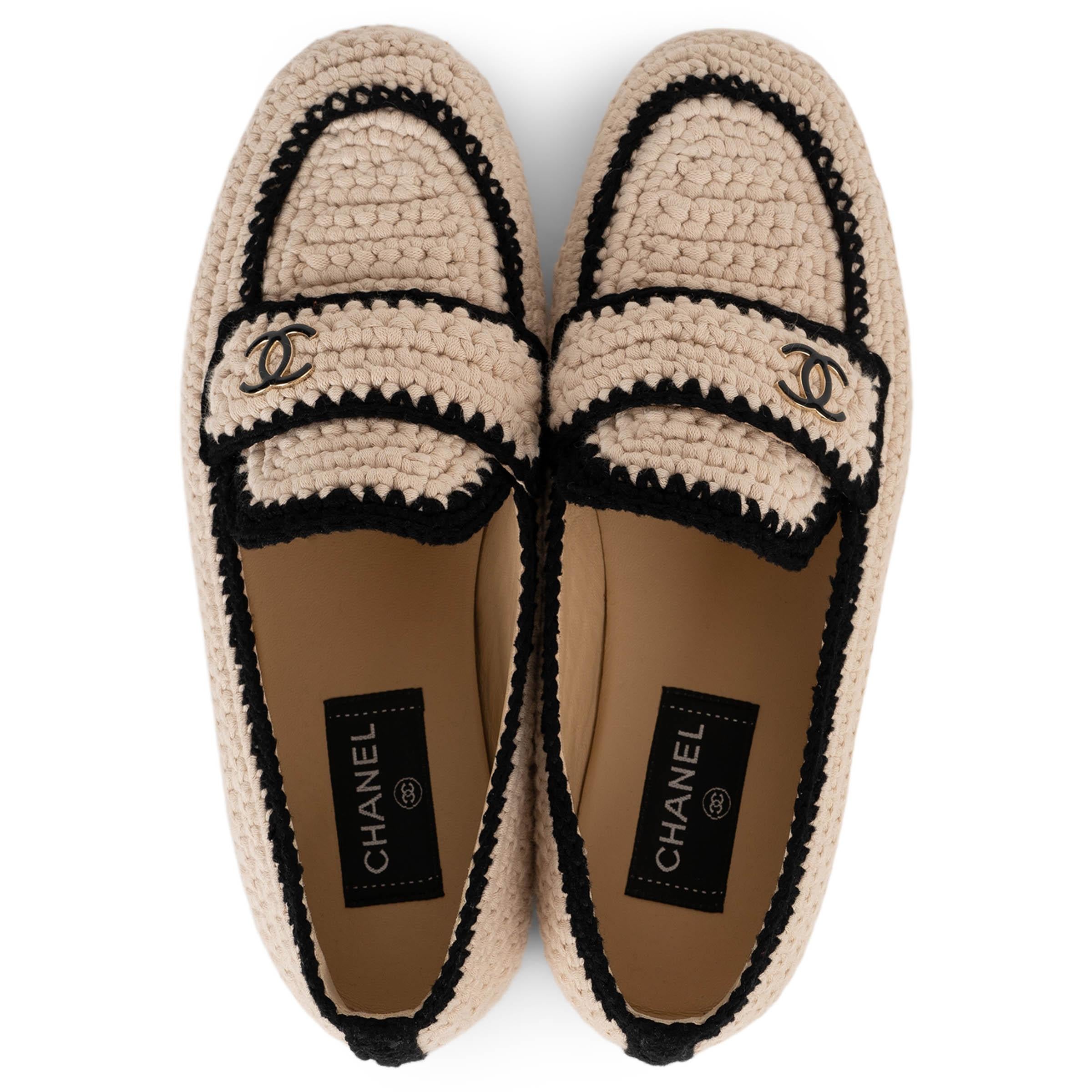 Chanel beige e nero 23C MONTE CARLO CROCHET Mocassini Scarpe 38.5 in vendita 1