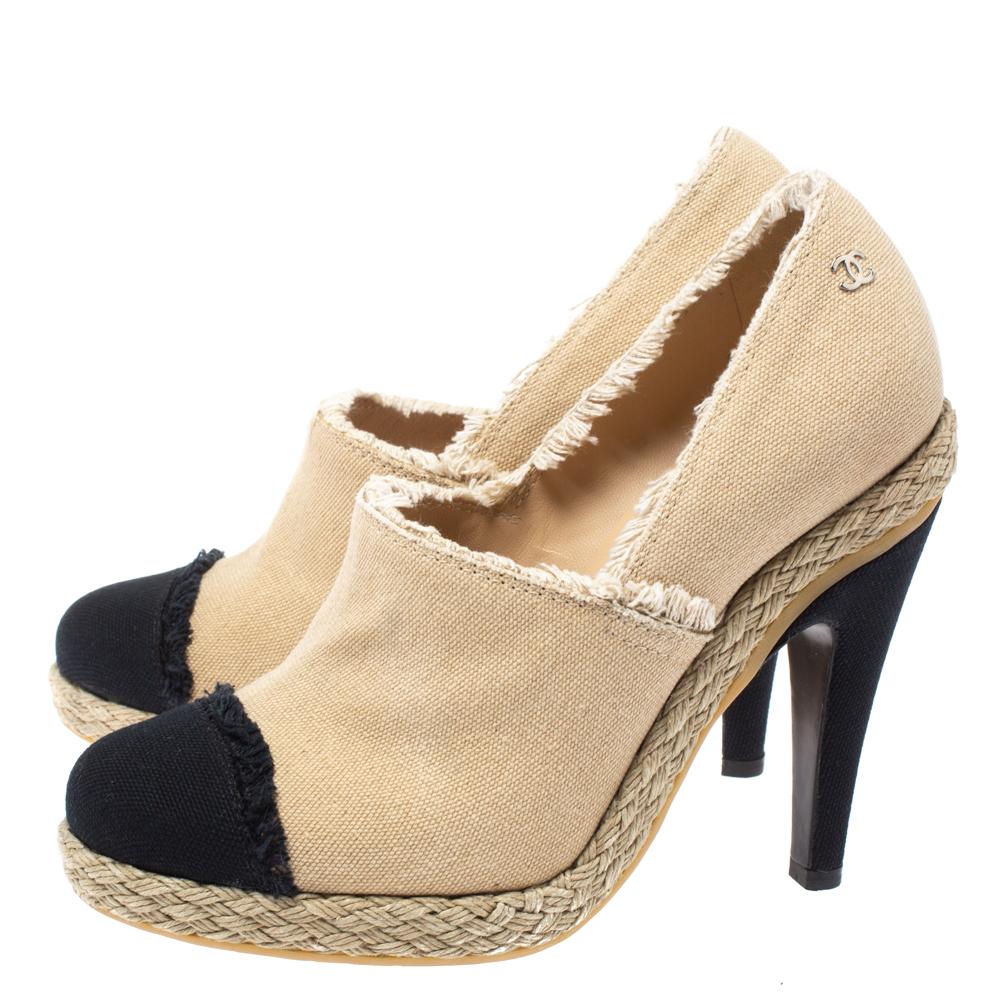 Chanel Beige/Black Canvas Cap Toe Espadrille Booties Size 37 In Good Condition In Dubai, Al Qouz 2