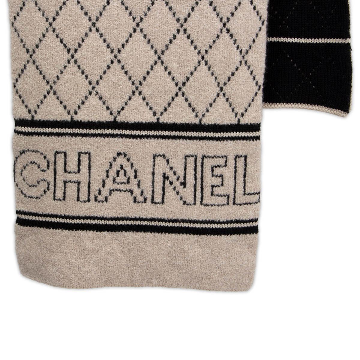 Women's CHANEL beige black cashmere wool silk 2021 21K QUILTED Muffler Scarf