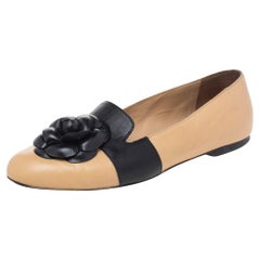 Chanel Beige/Black Leather Camellia Slip On Flats Size 39