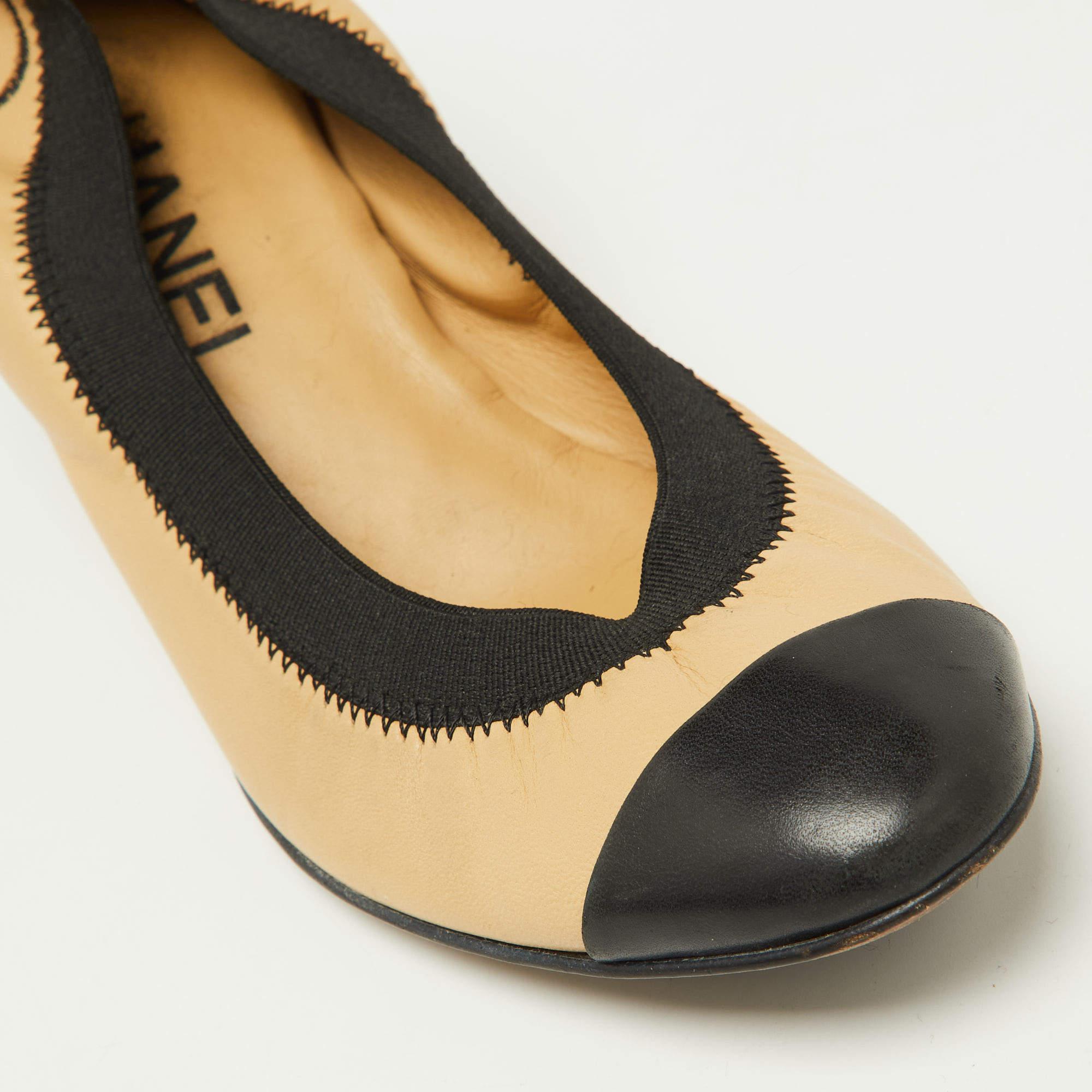 Chanel Beige/Black Leather Cap Toe Scrunch Ballet Pumps Size 36 3