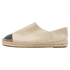 Chanel Beige/Schwarze CC Espadrilles aus Leder mit Zehenkappe Größe 39