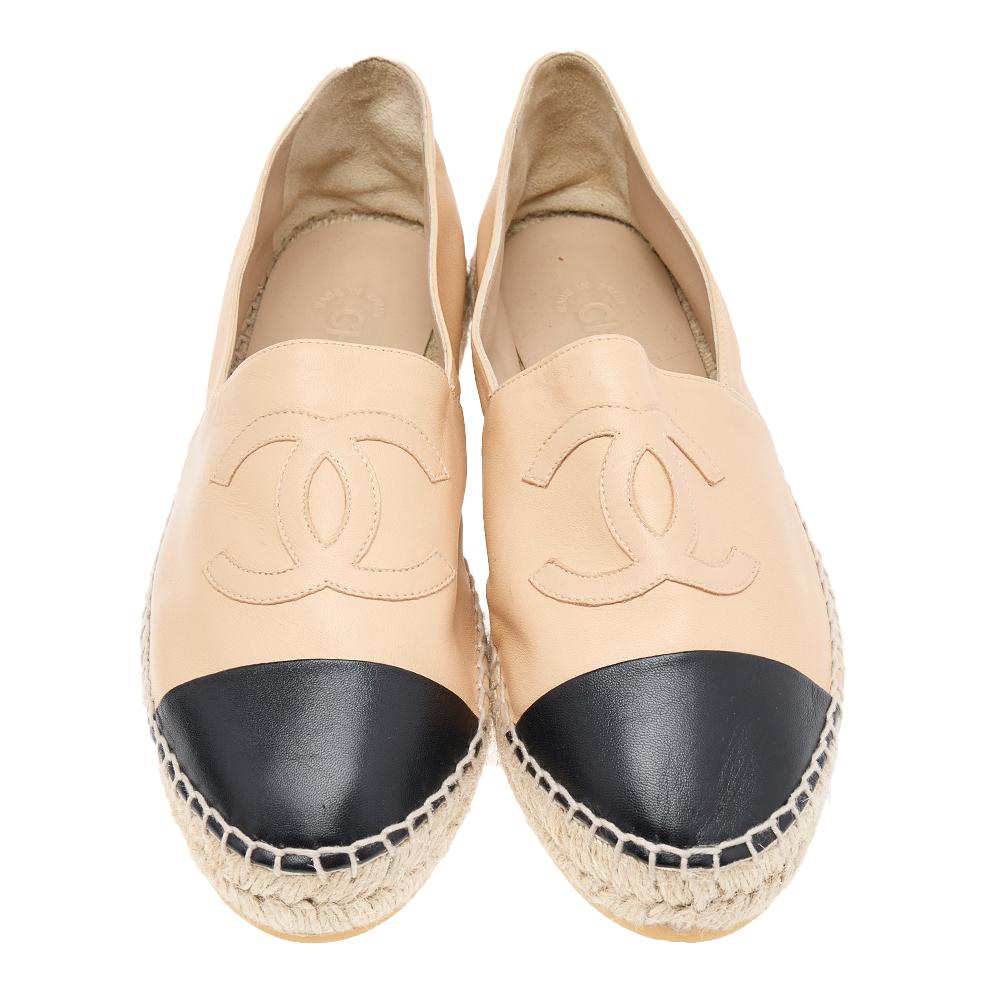 Continue to be your fashionable self even in your casuals by owning these espadrille loafers from Chanel. They've been crafted from leather in a slip-on style. The pair will provide comfort wherever you go.

Includes: Original Box, Original Dustbag
