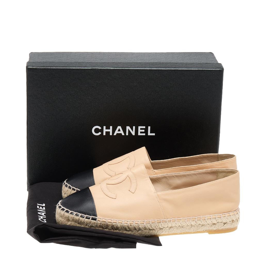 Chanel Beige/Black Leather CC Cap Toe Slip On Espadrilles Size 40 2