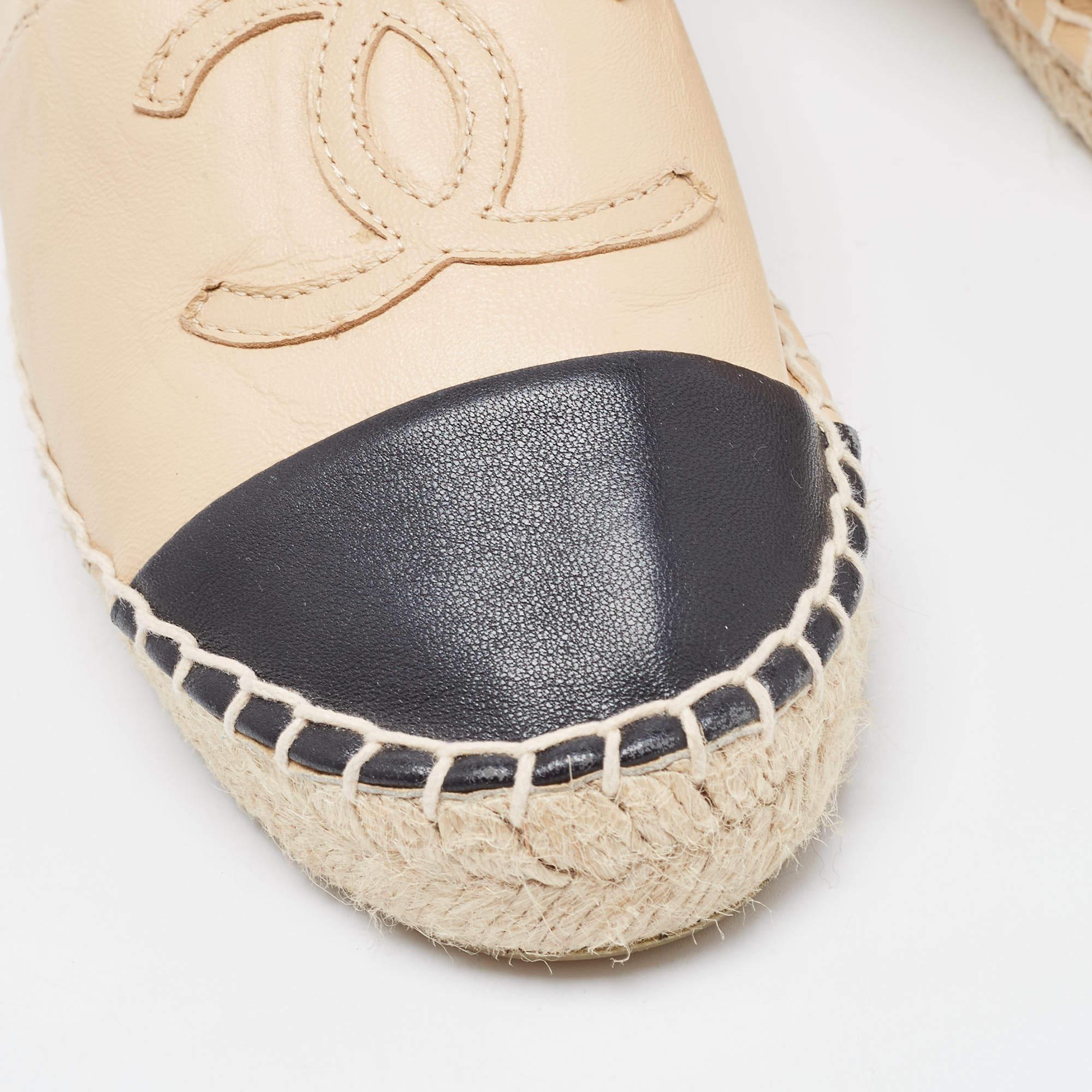 Chanel Beige/Black Leather CC Espadrille Flats Size 36 3