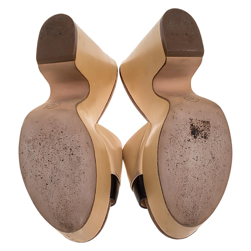 Chanel Beige/Black Leather Open Toe Slide Wooden Clogs Size 37.5 1