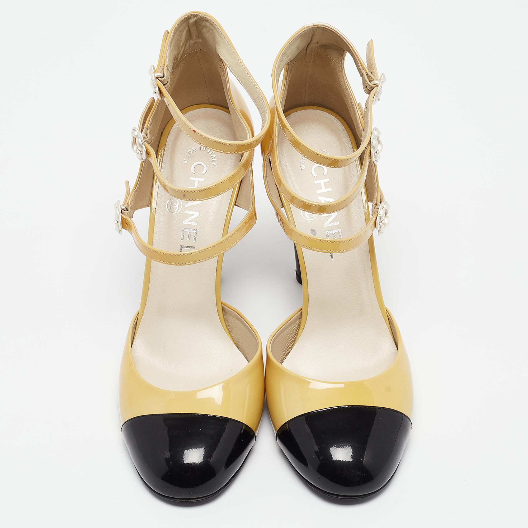 Chanel Beige/Black Patent Camellia Ankle Strap Pumps Size 38.5 In Good Condition In Dubai, Al Qouz 2