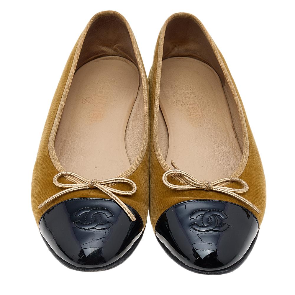 Brown Chanel Beige/Black Patent Leather And Velvet CC Cap Toe Bow Ballet Flats Size 40