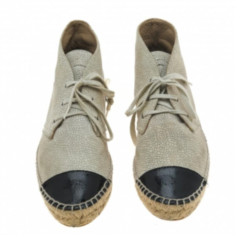Brown Chanel Beige/Black Patent & Leather Cap Toe Espadrille High Top Sneakers Size 39 For Sale
