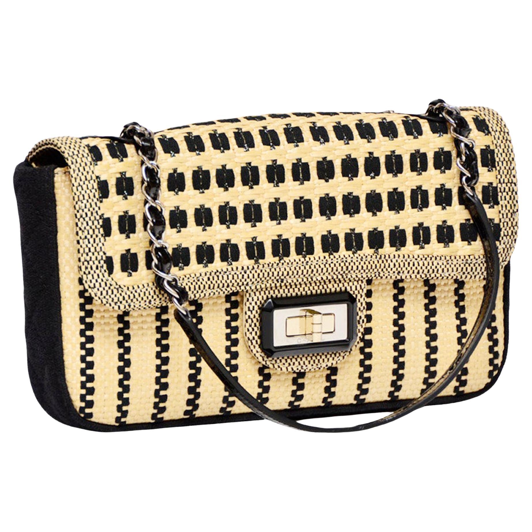 Chanel Beige Black Raffia Straw Canvas Shoulder Bag In Good Condition For Sale In Miami, FL