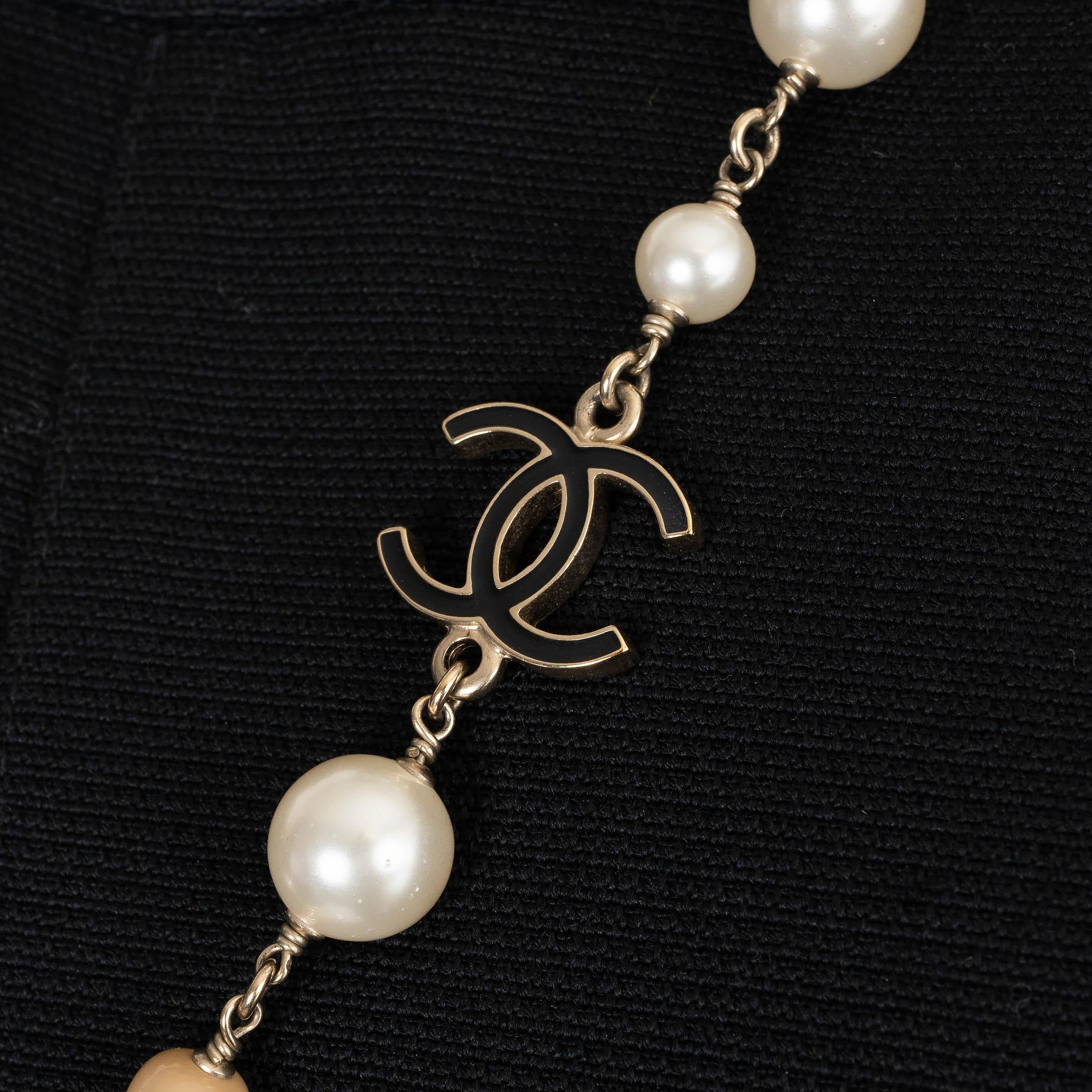 CHANEL beige schwarz weiß 14C MADEMOISELLE COCO PEARL Halskette im Angebot 1