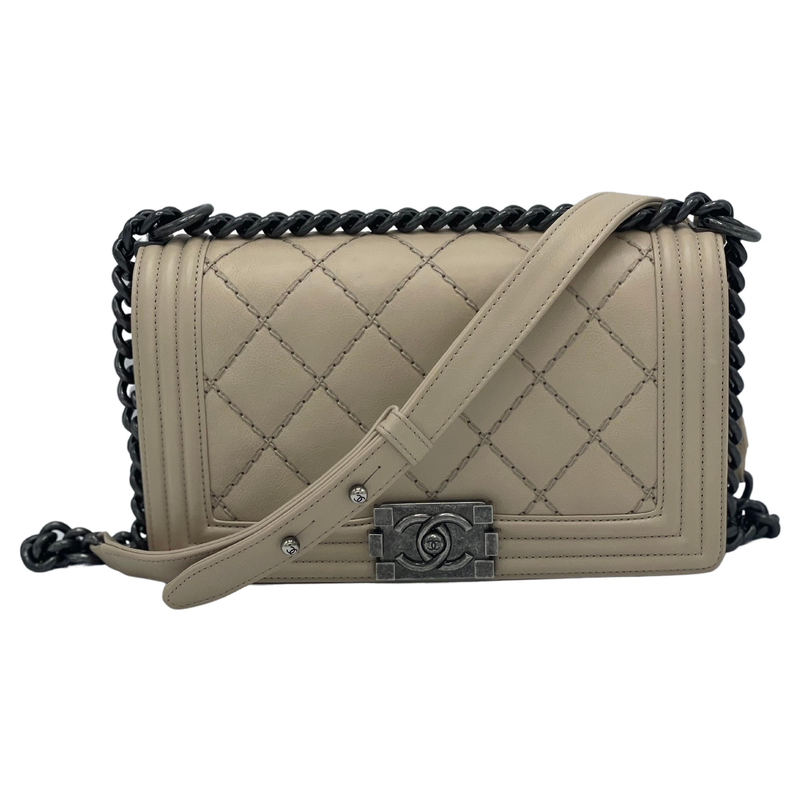 Chanel Bolso con solapa Boy Beige Piel de becerro acolchada Mediano en venta 8