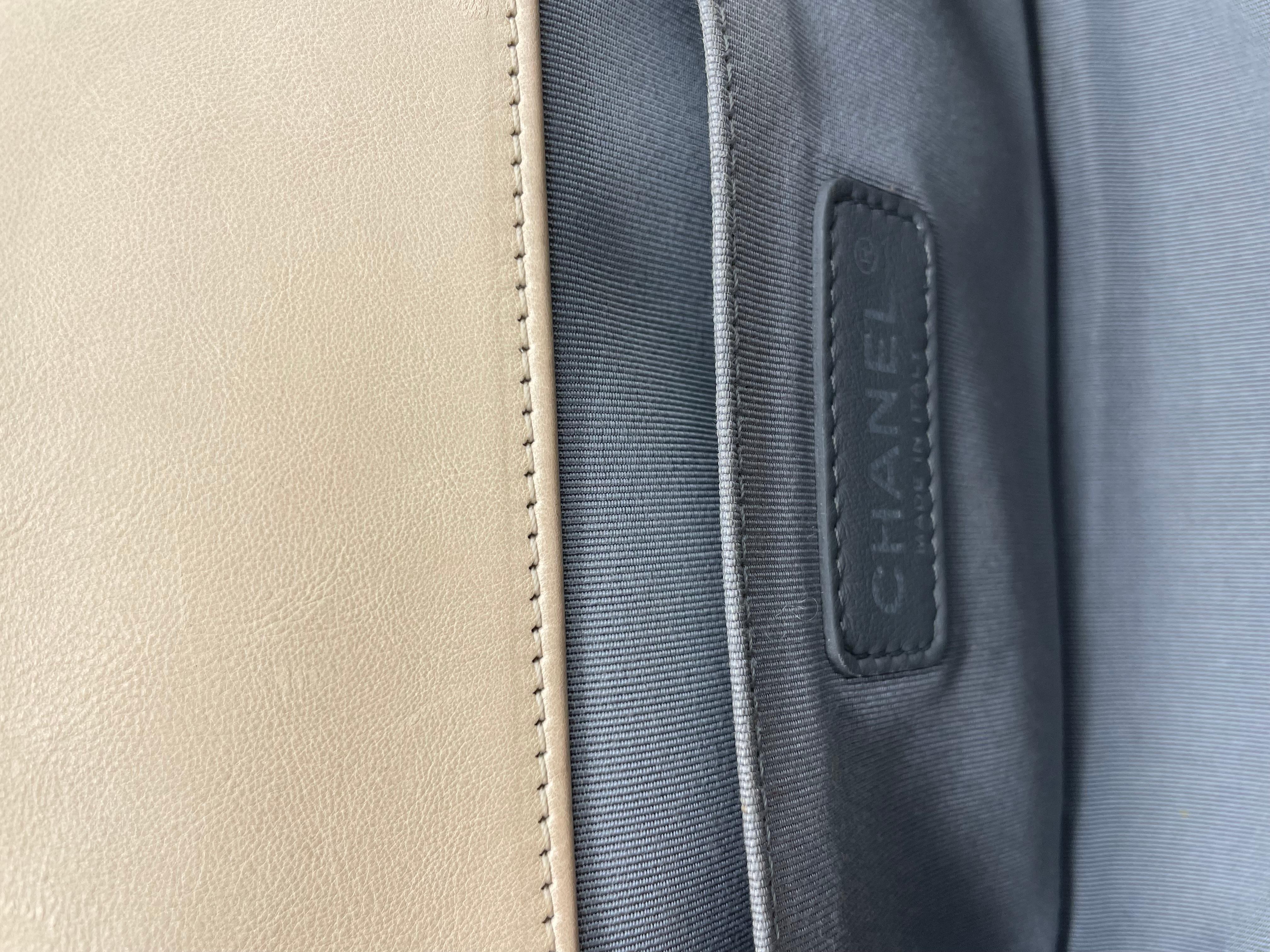 Chanel Beige Boy Flap Bag Quilted Calfskin Medium  For Sale 7