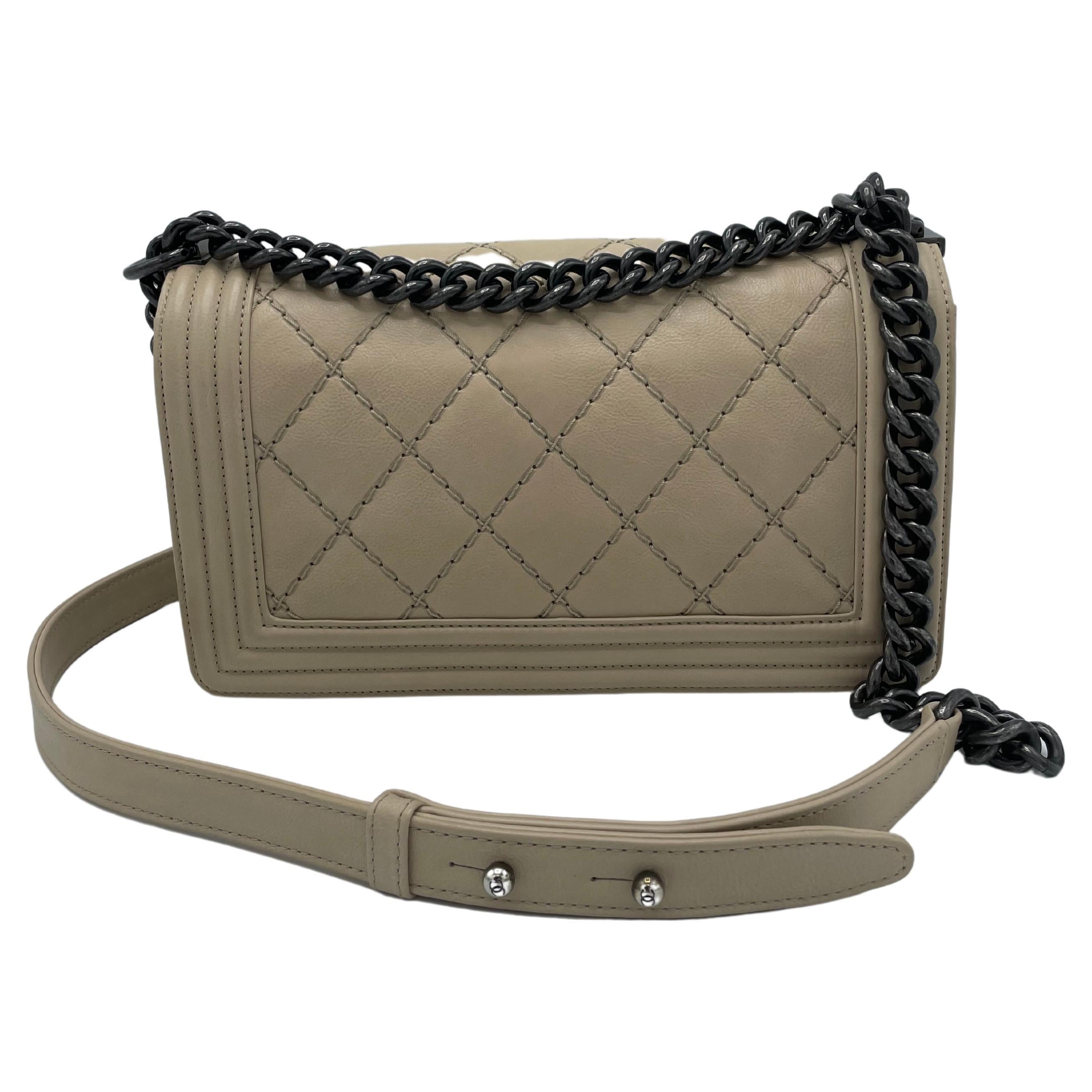 Women's or Men's Chanel Beige Boy Flap Bag Quilted Calfskin Medium  For Sale