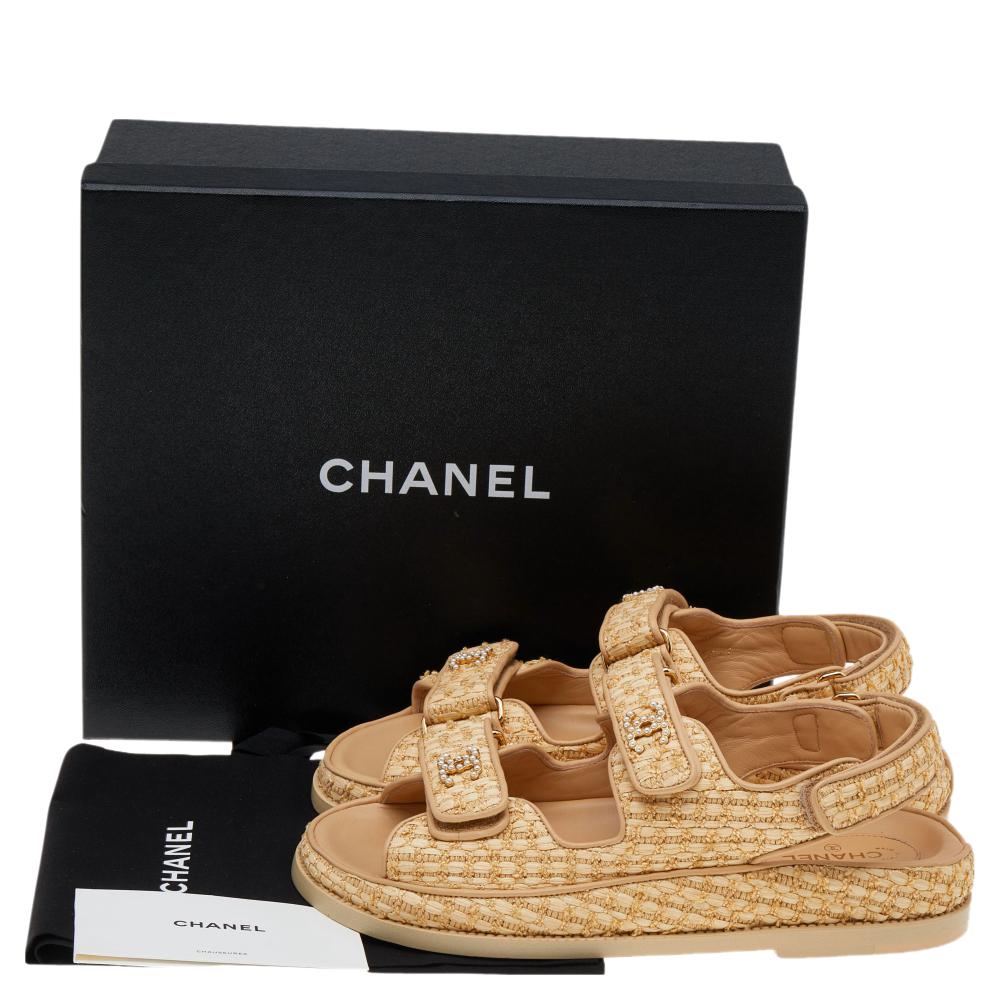 Chanel Beige Braided Straw And Fabric Pearl Embellished CC Flat Sandals Size 38 2