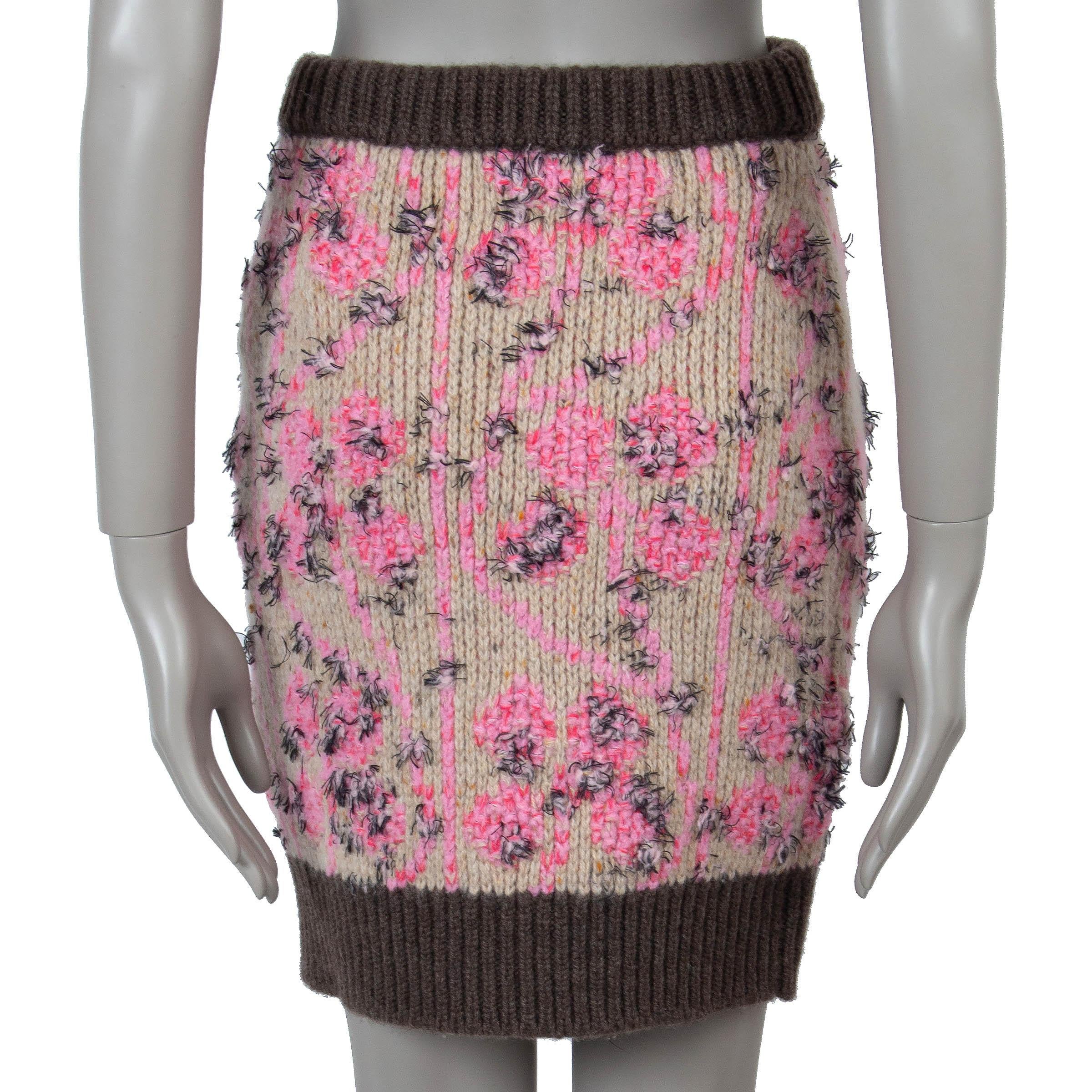 Gray CHANEL beige brown pink cashmere 22K FRINGE KNIT MINI Skirt 36 XS For Sale