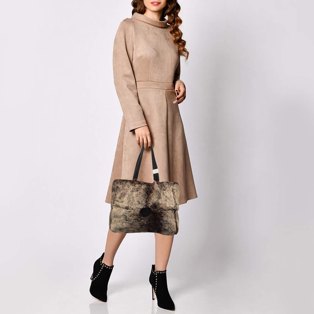 Chanel Beige/Brown Rabbit Fur CC Tote In Good Condition For Sale In Dubai, Al Qouz 2
