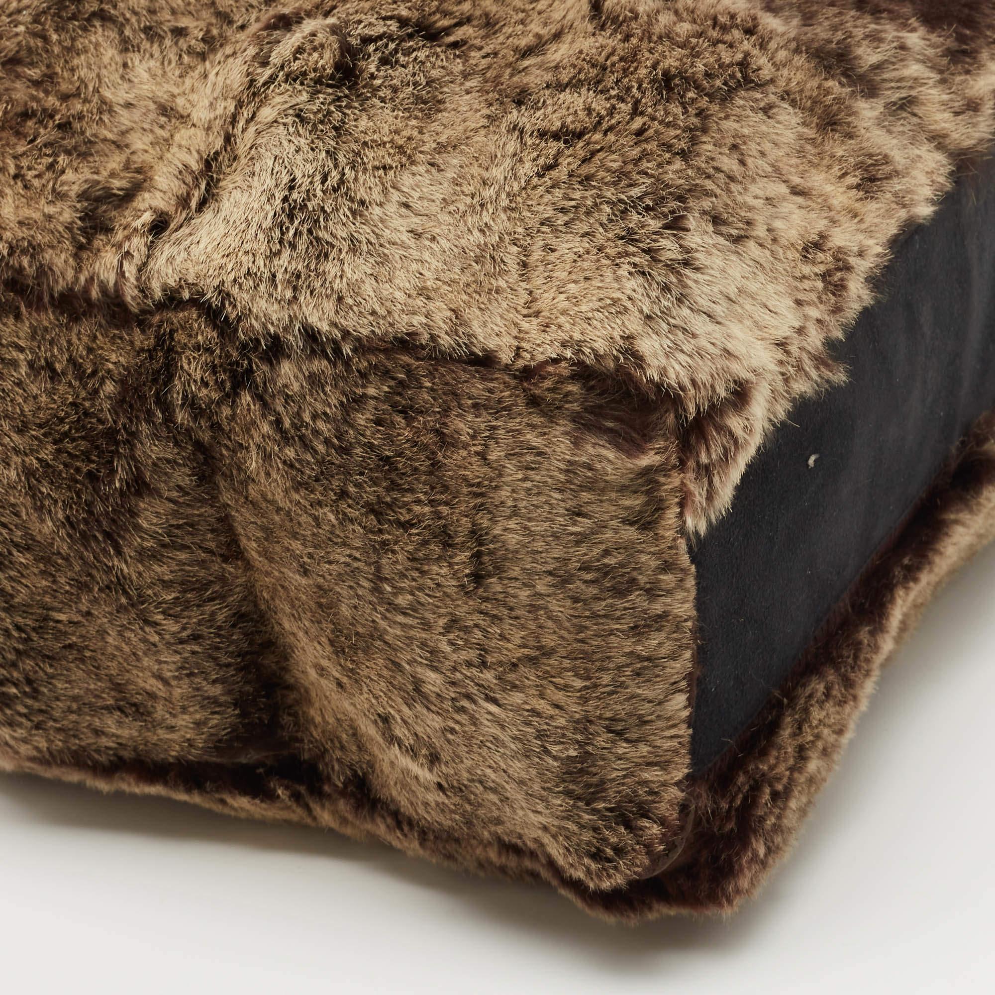 Women's Chanel Beige/Brown Rabbit Fur CC Tote For Sale