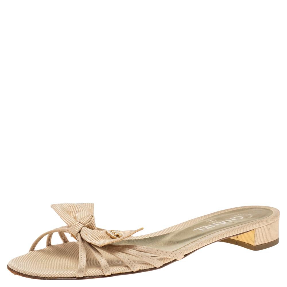 Chanel Beige Canvas Bow Flat Sandals Size 38 2