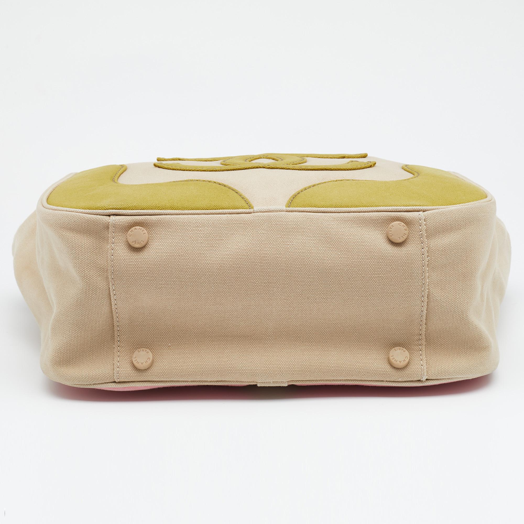 Chanel Beige Canvas CC Tote In Good Condition In Dubai, Al Qouz 2