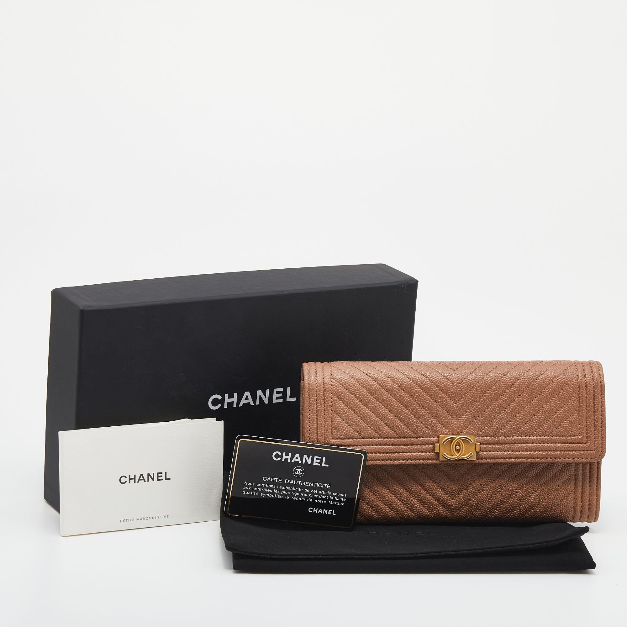 Chanel Beige Caviar Chevron Quilted Leather Boy Flap Wallet 8