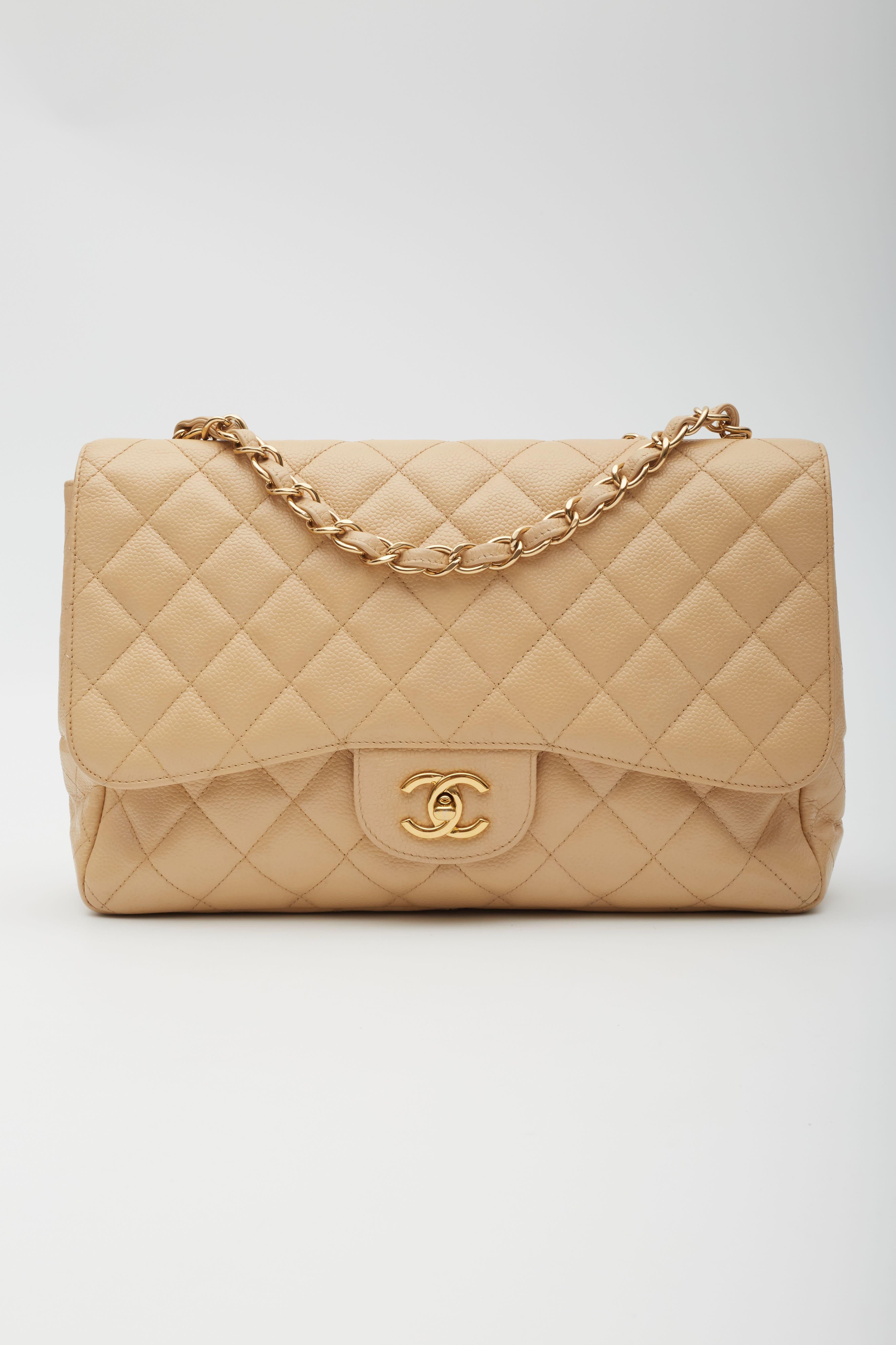 Chanel Beige Caviar Classic JUMBO SINGLE Flap Bag In Good Condition For Sale In Montreal, Quebec