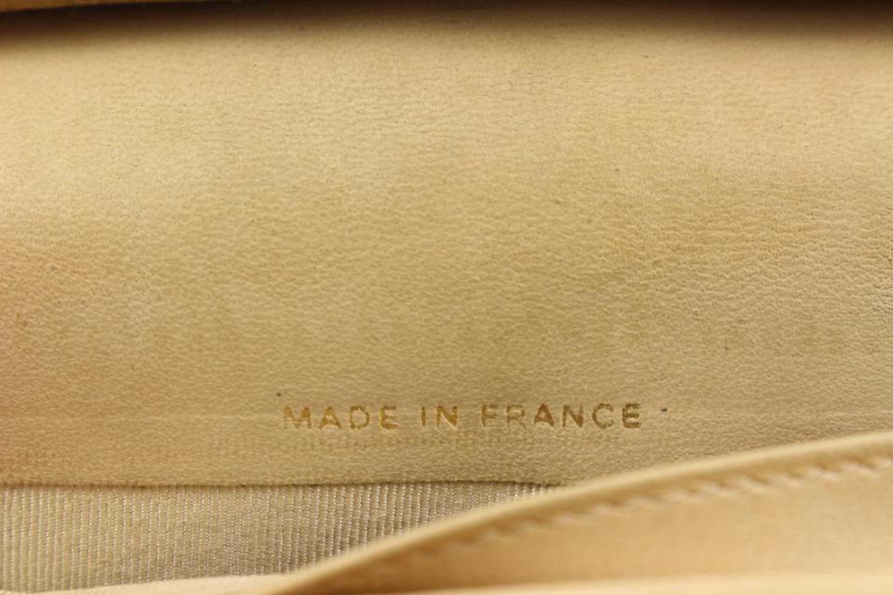 Chanel Beige Caviar Leather CC Logo Long Bifold Flap Wallet 41ck224s in vendita 1