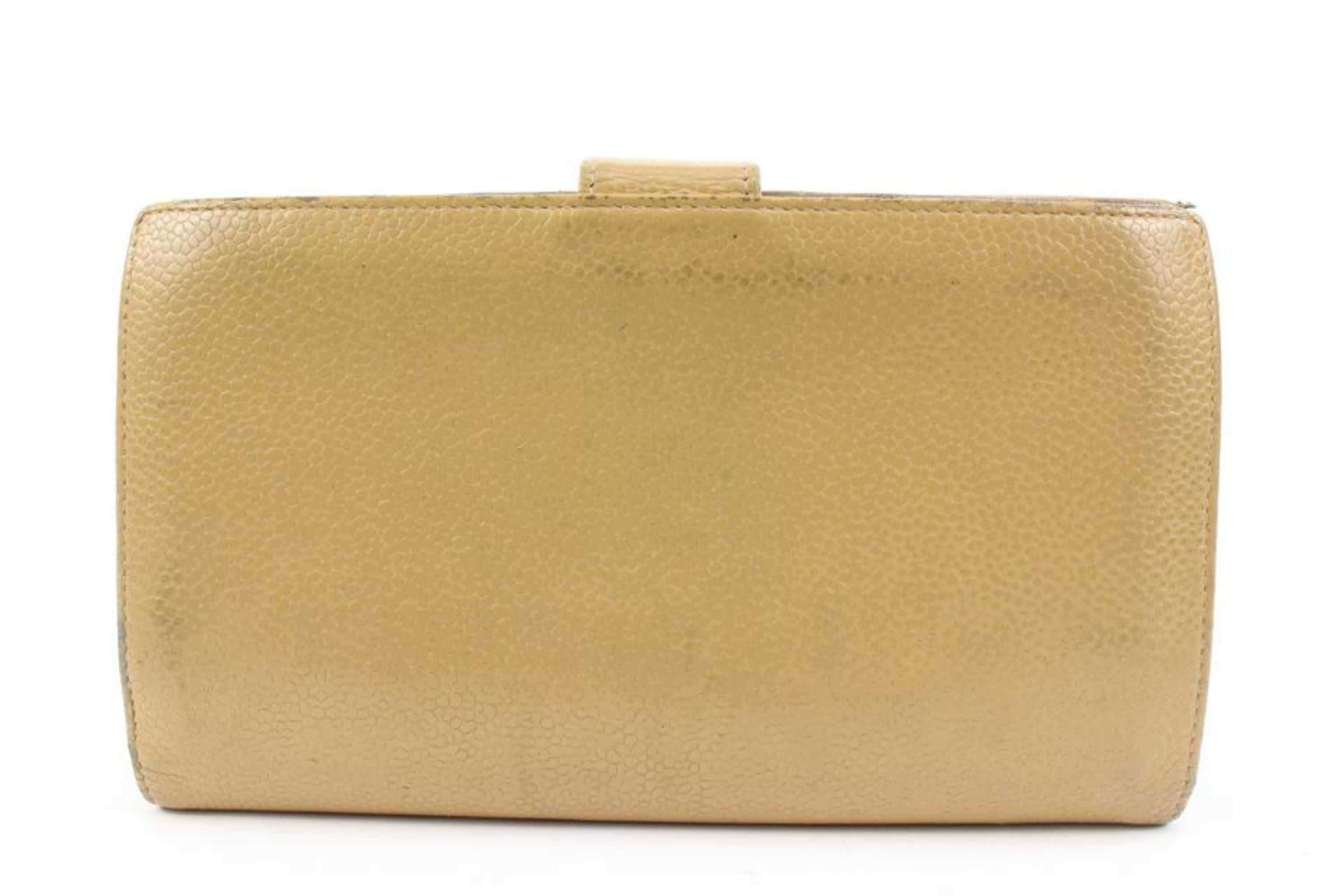 Chanel Beige Caviar Leather CC Logo Long Bifold Flap Wallet 41ck224s in vendita 3