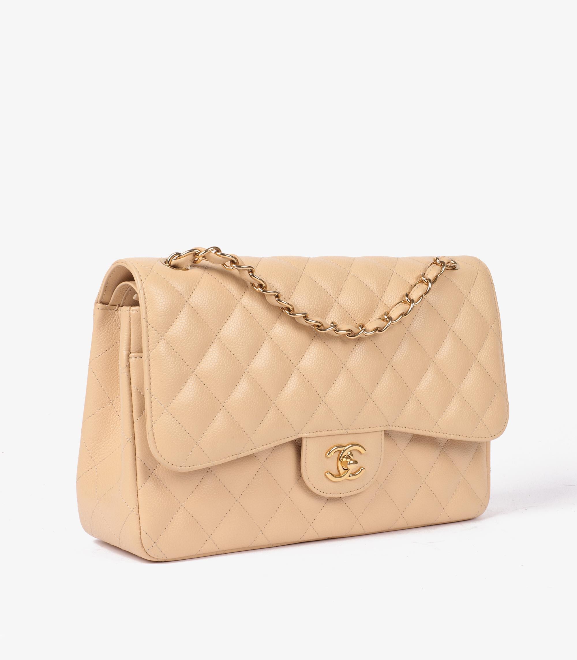 Chanel Bolso Jumbo Classic Doble Solapa Piel Caviar Beige

Detalles del producto
Xupes Ref: HB5665
Marca: Chanel
Model No: Bolsa Jumbo Clásica Doble Solapa
Tipo: Hombro
Número de serie: 14771869
Edad: 2010
PVP: 9.240
Acompañado de: Bolsa guardapolvo