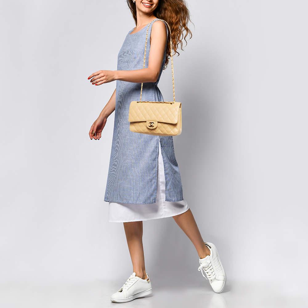 Designer bags are ideal companions for ample occasions Here we have a fashion meets functionality piece crafted with precision. It has been equipped with a well sized interior that can easily fit your small essentials.