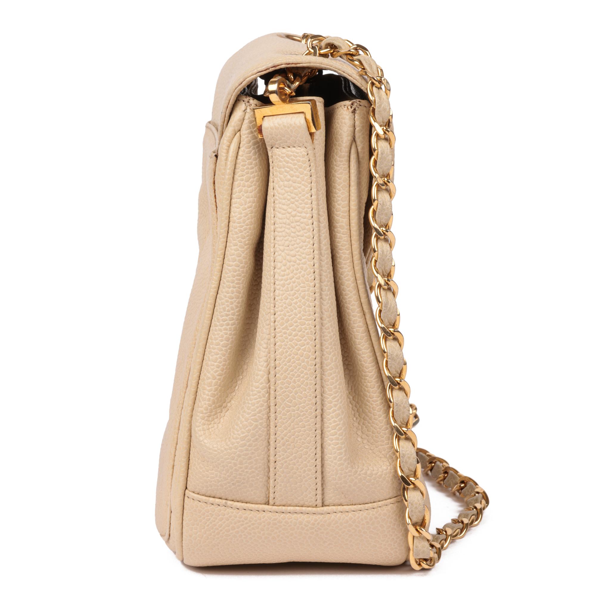 CHANEL Beige Kaviar Leder Vintage XL Classic Einzelne Klappe Tasche im Zustand „Hervorragend“ im Angebot in Bishop's Stortford, Hertfordshire