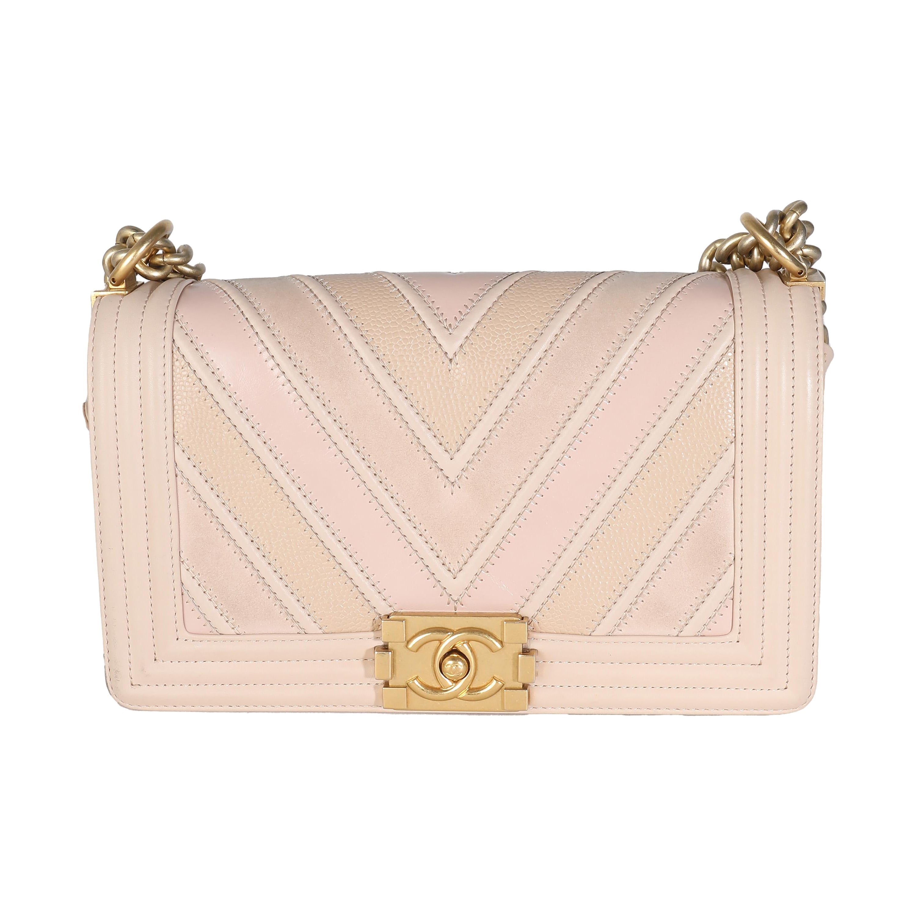 Chanel Bolso Chico Mediano Chevron Piel de Becerro Caviar Beige en venta