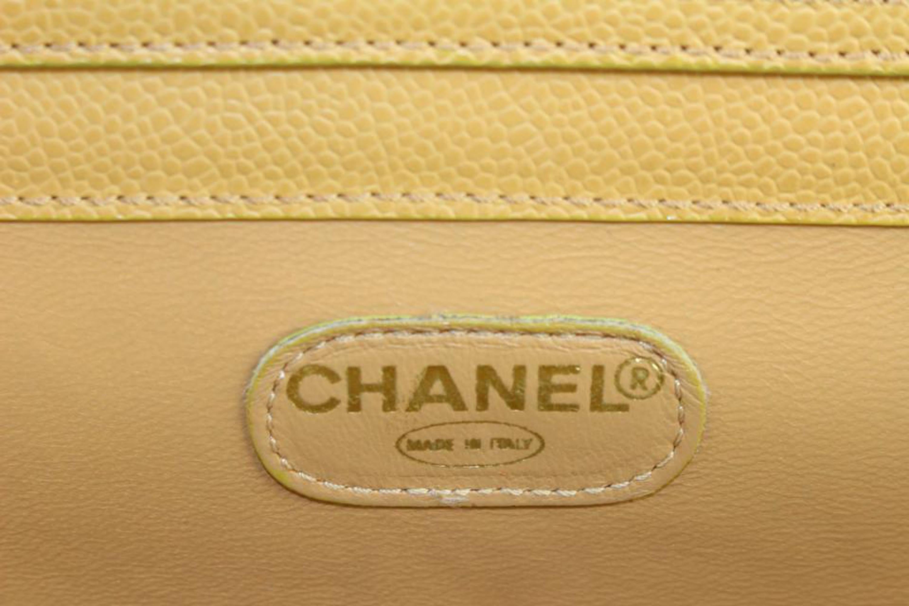 Chanel Beige Kaviar Schminktasche GHW 115c11 im Angebot 6