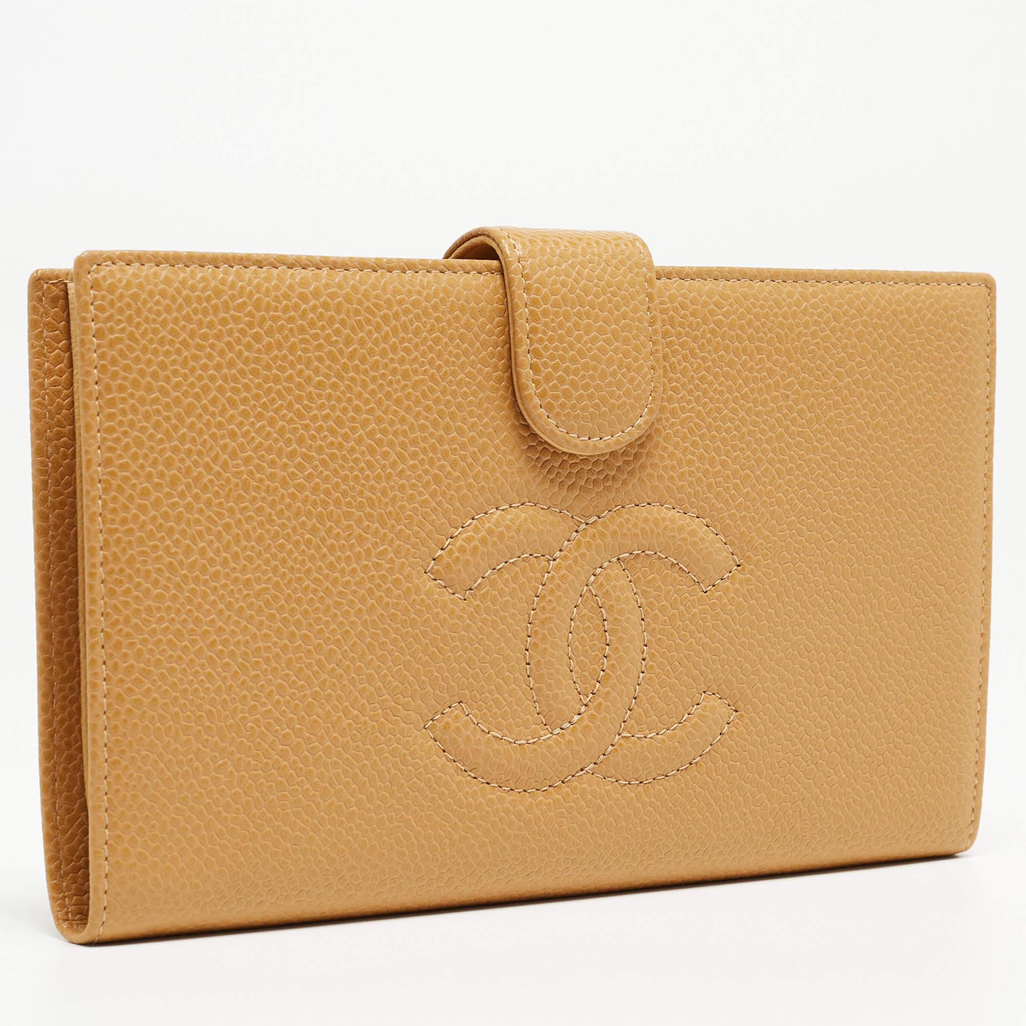 Chanel Beige CC Caviar Leather CC Timeless French Wallet In Good Condition In Dubai, Al Qouz 2