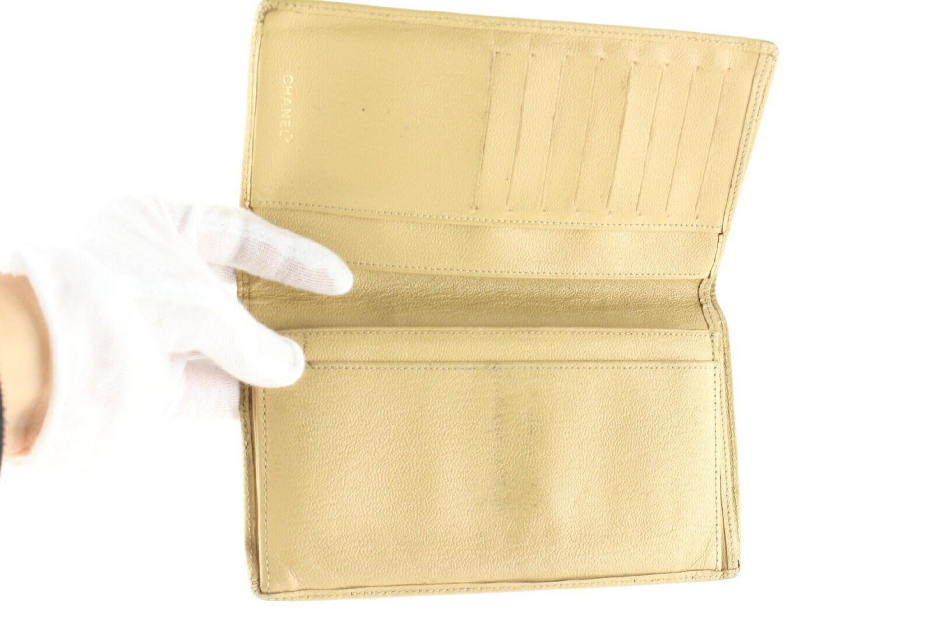 Chanel Beige CC Long Bifold Flap Wallet 2C512S In Fair Condition For Sale In Dix hills, NY