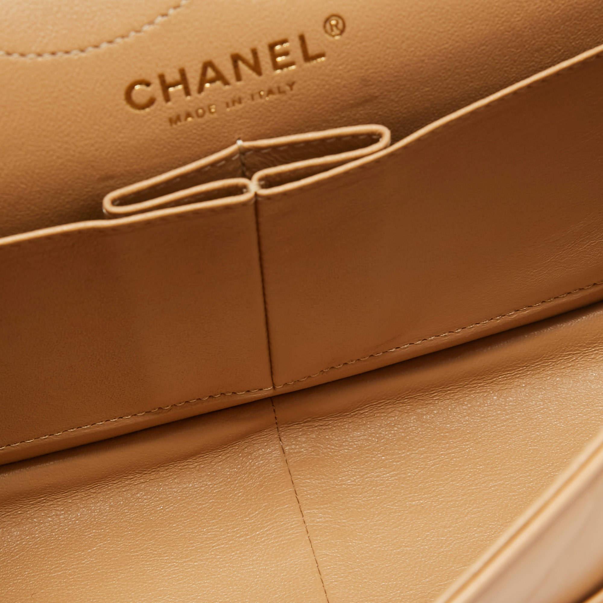 Chanel Beige Chevron Leather 226 Reissue 2.55 Flap Bag For Sale 8