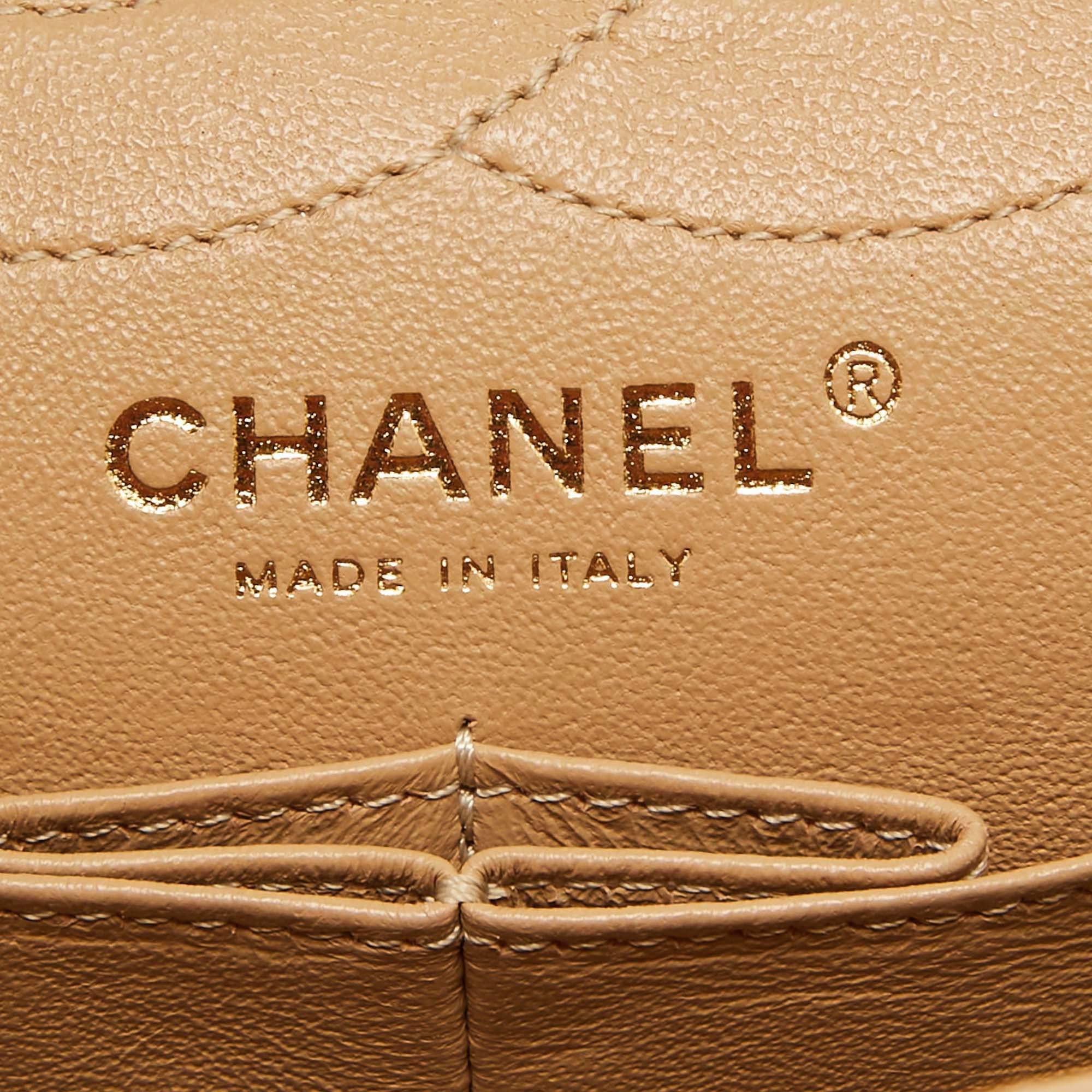 Chanel Beige Chevron Leather 226 Reissue 2.55 Flap Bag For Sale 9