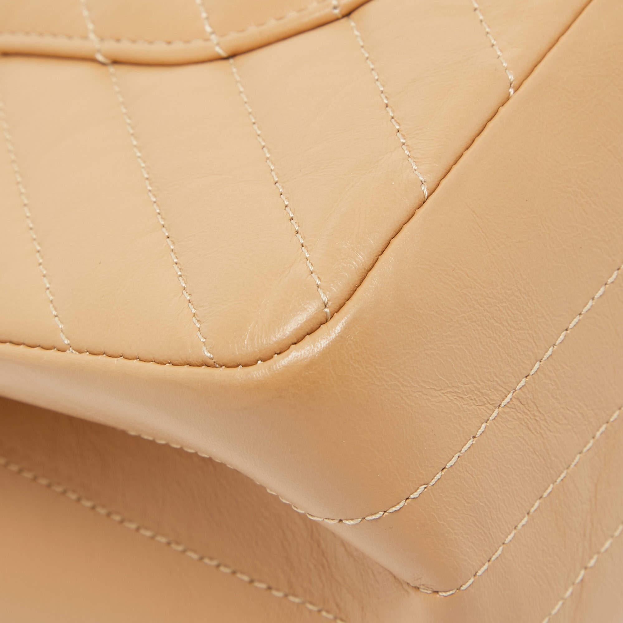Chanel Beige Chevron Leather 226 Reissue 2.55 Flap Bag For Sale 10