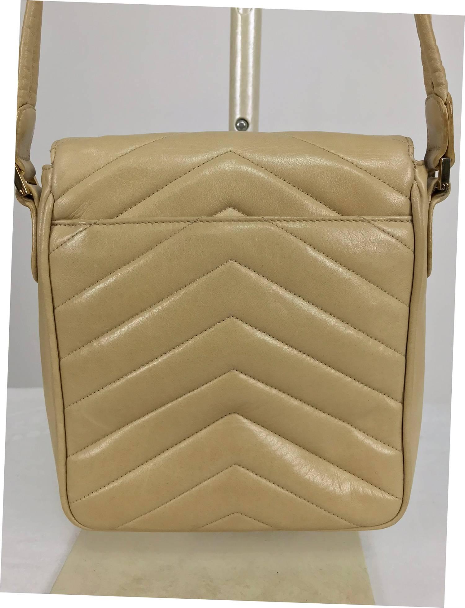 Chanel beige chevron leather cross body camera handbag 1980s 1