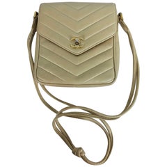 Chanel beige chevron leather cross body camera handbag 1980s
