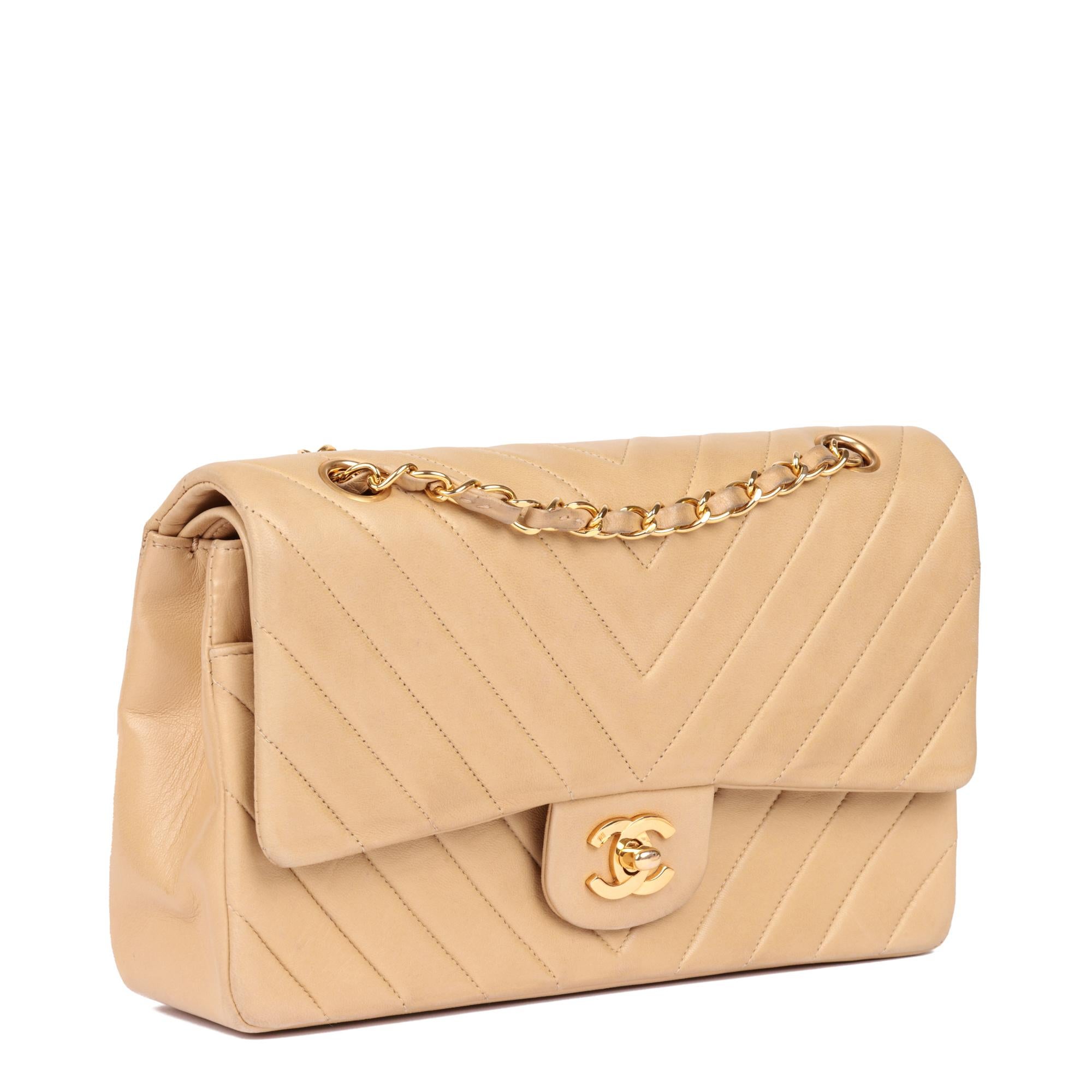 CHANEL
Beige Chevron Quilted Lambskin Vintage Medium Classic Double Flap Bag

Xupes Reference: HB5125
Serial Number: 1916902
Age (Circa): 1989
Accompanied By: Chanel Dust Bag, Authenticity Card
Authenticity Details: Authenticity Card, Serial Sticker