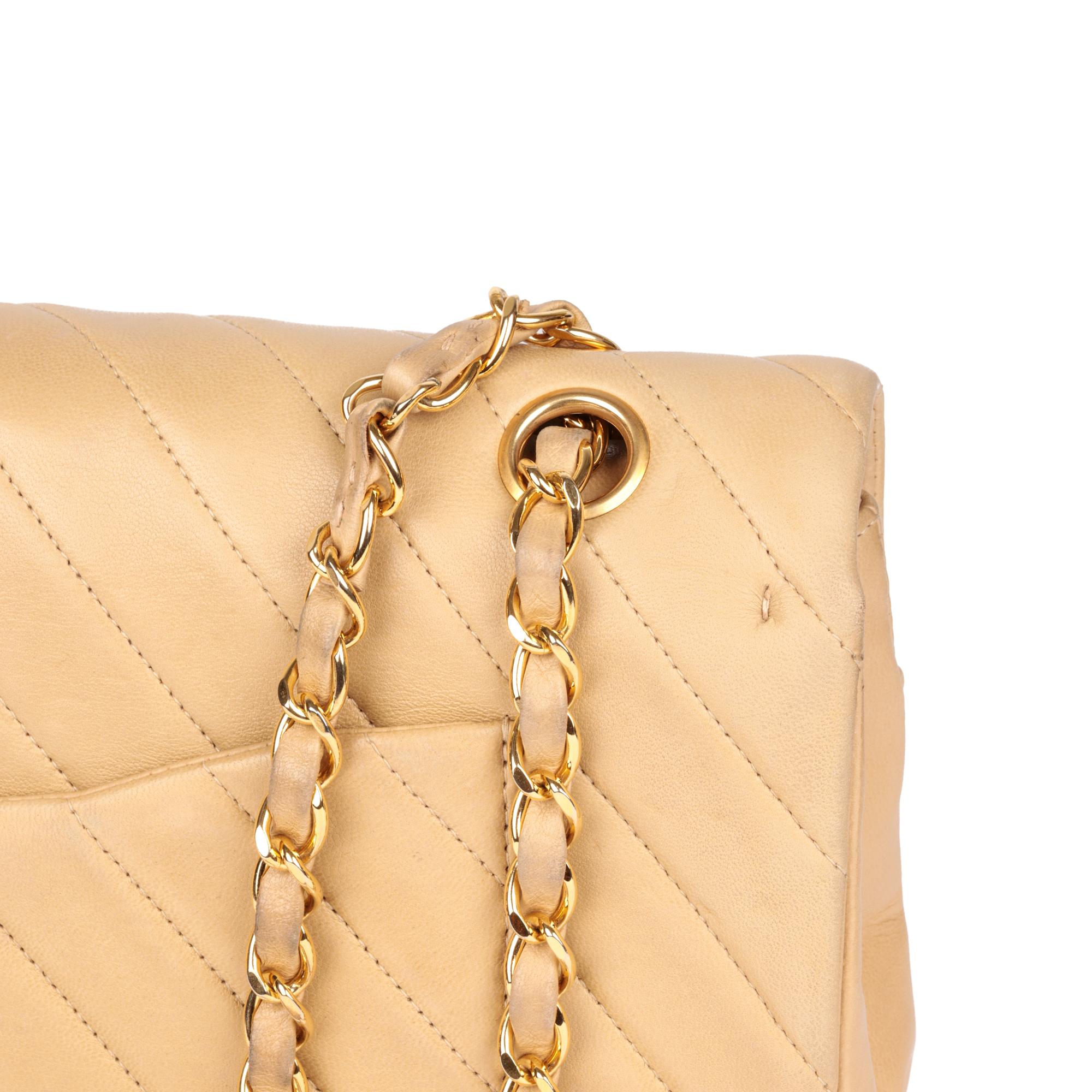 CHANEL Beige Chevron Quilted Lambskin Vintage Medium Classic Double Flap Bag For Sale 1